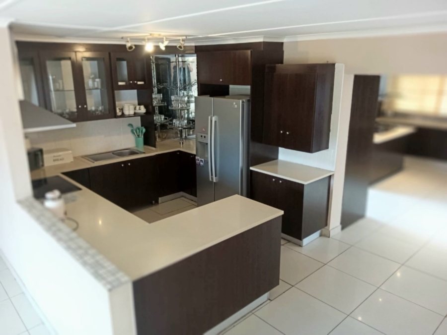 5 Bedroom Property for Sale in Gonubie Eastern Cape